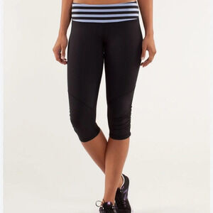 Lululemon 4 Black Sea Striped printed cropped leggings. Luxtreme Circle Mesh.